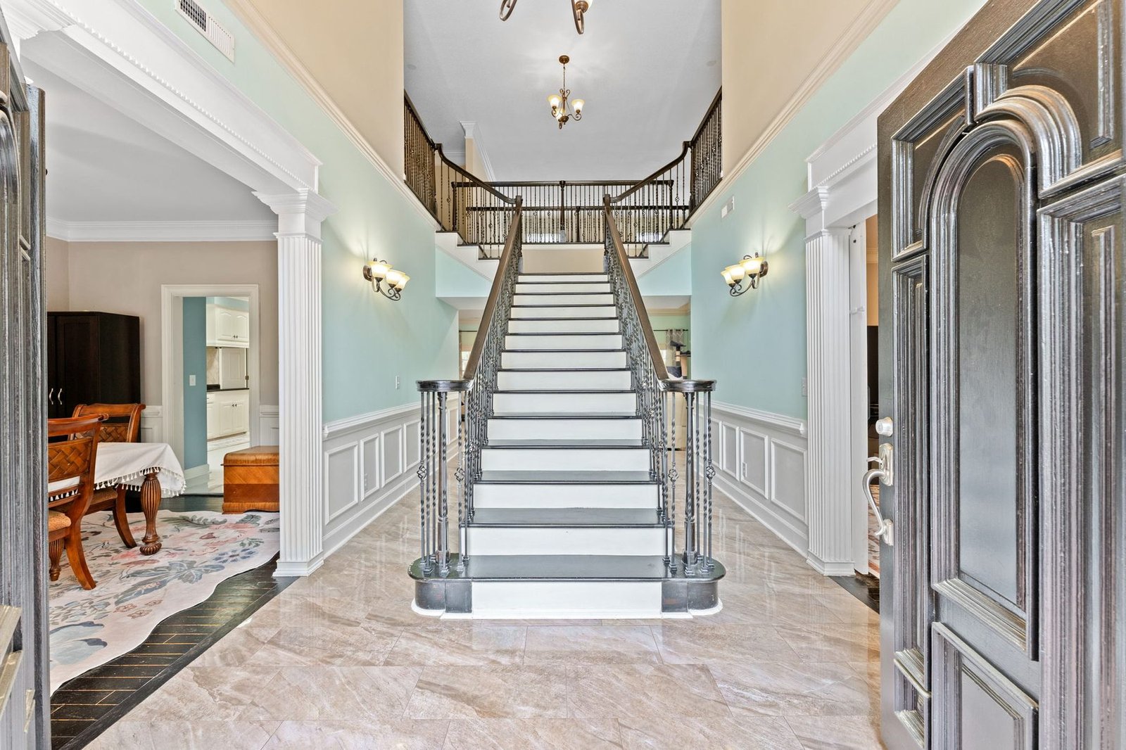 Welcoming front entry
